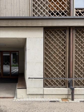 Fassaden, Eingänge aus Beton, Holz · Neubau Tanne, Schweizerische Stiftung für Taubblinde — Scheibler & Villard