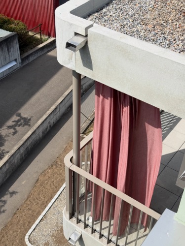 Balkone aus Beton, Metall · Wohnhaus Farby — Lüdi & Müntener Architektur