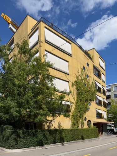 Fassaden aus Beton · Neubau Mehrfamilienhaus Albisriederstrasse — Darlington Meier Architekten