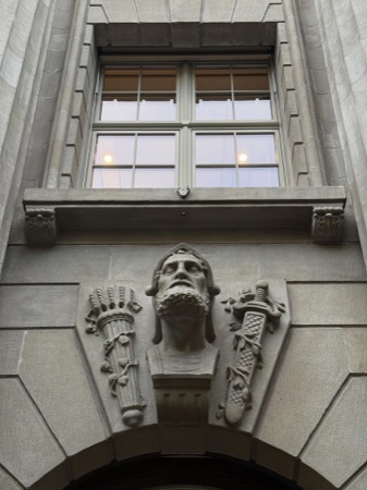 Fassaden, Fenster aus Glas, Naturstein · Münzhof — Pfleghard & Haefeli