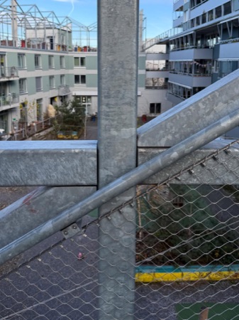 Handläufe aus Metall · Westhof Dübendorf — Conen Sigl Architekten