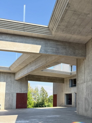 Decken aus Beton · Schulanlage Schauenberg — Adrian Streich Architekten