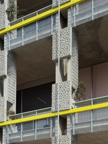 Handläufe, Balkone aus Beton, Metall · Gewerbehaus MACH — ARGE Käferstein & Meister + Ekinci