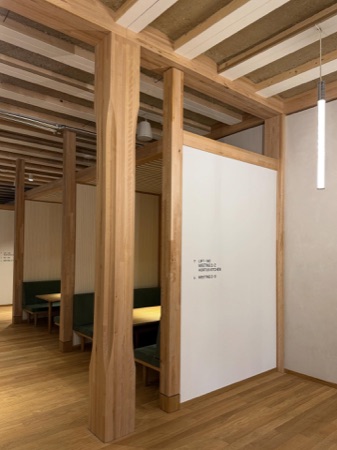 Stützen, Decken aus Holz, Verputz · Hortus — Herzog & de Meuron
