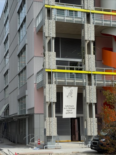 Fassaden, Stützen aus Beton, Metall · Gewerbehaus MACH — ARGE Käferstein & Meister + Ekinci