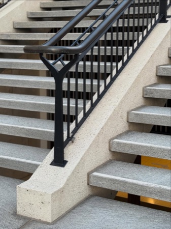 Treppenhäuser, Handläufe aus Beton, Metall · Kongresshaus Zürich — Haefeli Moser Steiger