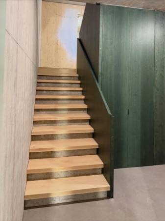 Treppenhäuser, Handläufe aus Beton, Holz · Atelierhäuser Horgen Ebnet — Neff Neumann Architekten