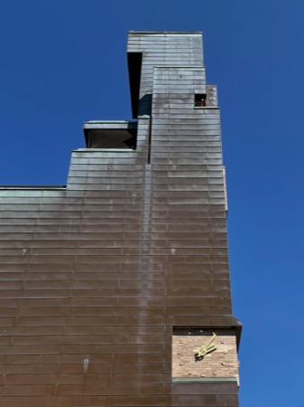Fassaden aus Metall, Backstein · Kirche Saatlen — Claude Paillard