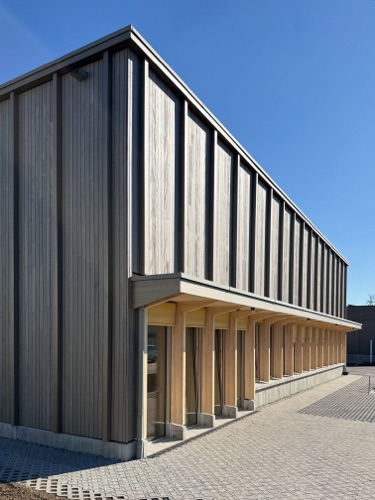 Fassaden, Vordächer aus Holz · Werkhof Tiefbauamt Kanton Zürich — Malte Kloes Architekten