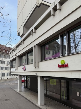 Fassaden, Fenster aus Beton, Glas · Oerlikon