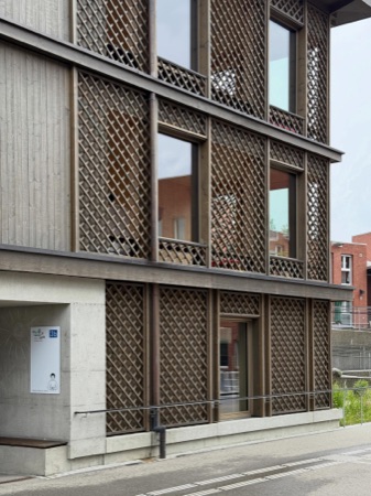 Fassaden, Fenster aus Beton, Holz · Neubau Tanne, Schweizerische Stiftung für Taubblinde — Scheibler & Villard