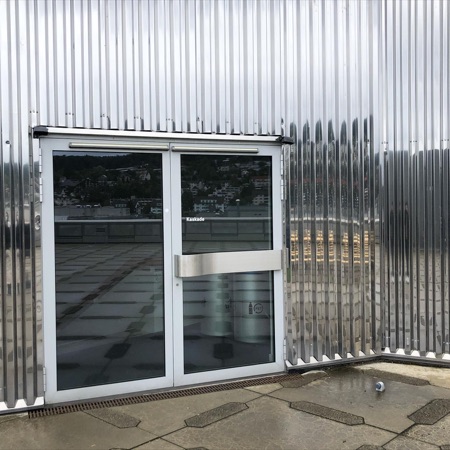Fassaden, Türen aus Metall, Glas · Toni-Areal — EM2N