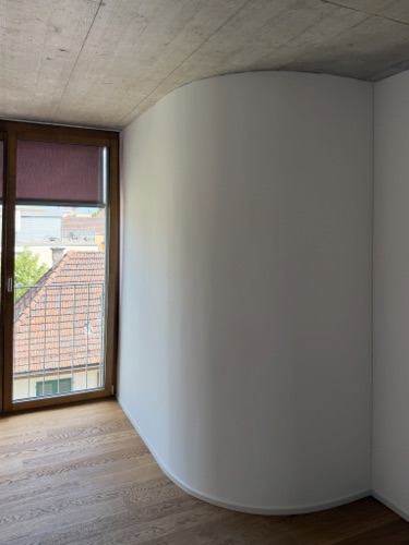 Decken aus Beton, Holz · Wohnhaus Farby — Lüdi & Müntener Architektur