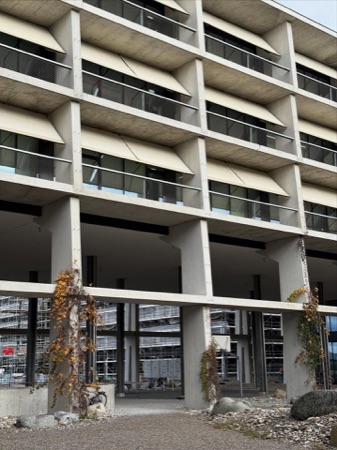 Fassaden, Balkone aus Beton, Metall · SIP Main Campus — Herzog & de Meuron
