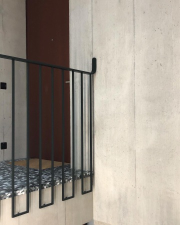 Treppenhäuser, Handläufe aus Beton, Metall · Südstrasse — Esch Sintzel Architekten