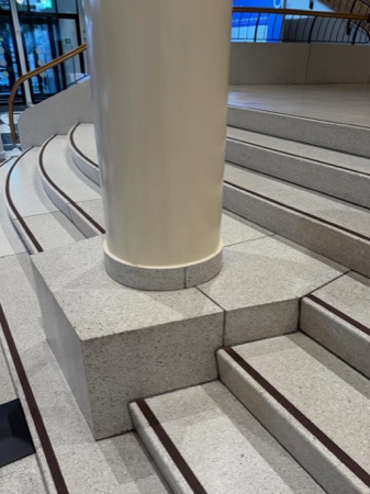 Treppenhäuser, Stützen aus Metall, Keramik · Kongresshaus Zürich — Haefeli Moser Steiger