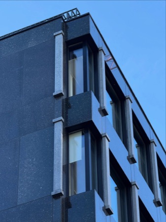 Fassaden, Fenster aus Glas, Naturstein · Geschäftshaus Bleicherweg 21 — Studio Märkli