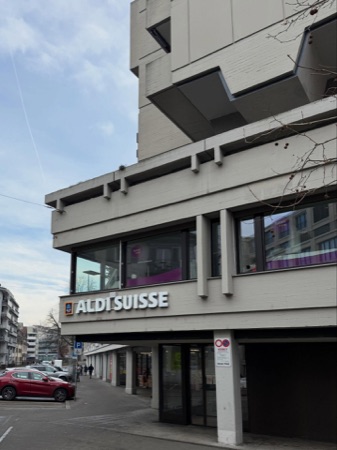 Fassaden, Fenster aus Beton, Glas · Oerlikon