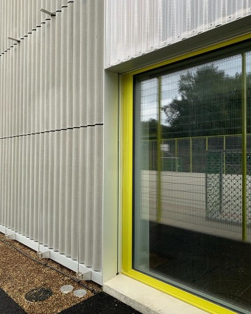 Fassaden, Fenster aus Beton, Metall · Schulanlage Thurgauerstrasse — Bollhalder Walser Architektur