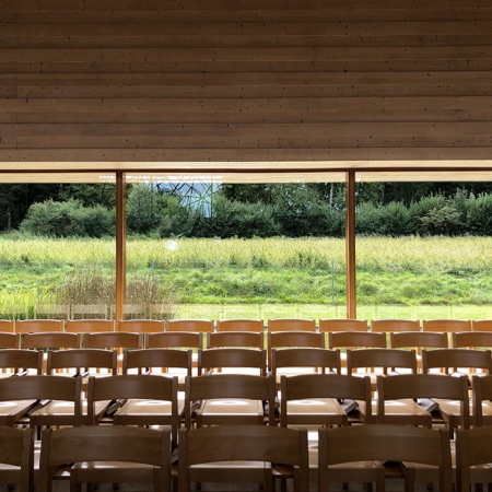 Fenster, Decken aus Holz, Glas · Friedhof Eichbühl — Hans & Annemarie Hubacher / Peter Issler
