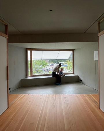 Fenster aus Beton, Holz · Haus im Garten — Loeliger Strub Architektur