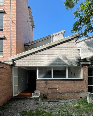 Fassaden, Fenster aus Glas, Backstein · Atelierhaus, Baugenossenschaft Maler und Bildhauer Zürich — Ernst Gisel