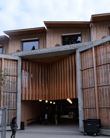 Fassaden, Fenster aus Beton, Holz · Kinderspital Zürich — Herzog & de Meuron