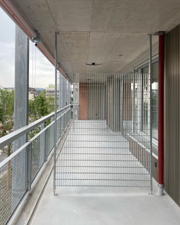 Handläufe, Balkone aus Beton, Holz · Wohnsiedlung Birchstrasse — Enzmann Fischer Partner