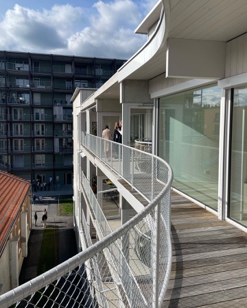 Fenster, Handläufe aus Holz, Metall · Hobelwerk, Haus D — Pascal Flammer