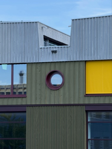 Fassaden, Fenster aus Holz · Schulanlage Wilacker — bernath+widmer Architekten