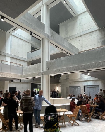 Handläufe, Stützen aus Beton, Metall · Gewerbe und Büro Buckhauserstrasse 40 — Oxid Architektur