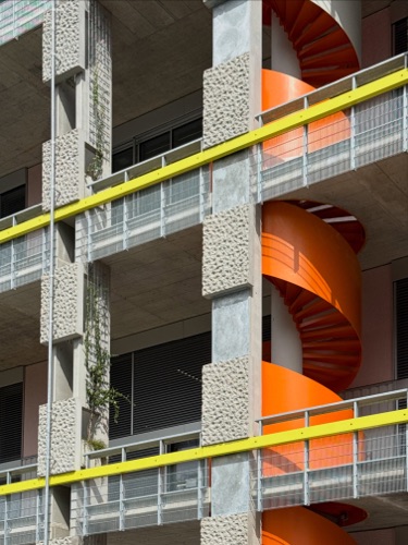 Fassaden, Treppenhäuser aus Beton, Metall · Gewerbehaus MACH — ARGE Käferstein & Meister + Ekinci