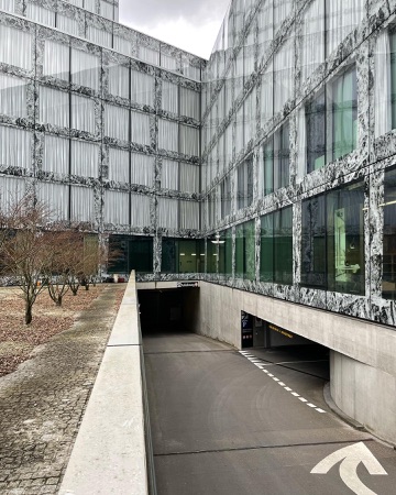 Fassaden, Fenster aus Beton, Metall · Allianz Headquarters — Wiel Arets Architects