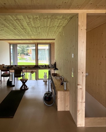 Fenster, Decken aus Holz, Glas · Wohnsiedlung Kuppe, Quartier Trift — Esch Sintzel Architekten