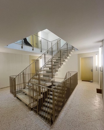 Treppenhäuser, Handläufe aus Metall, Keramik · Wohnüberbauung Wydäckerring — Duplex Architekten