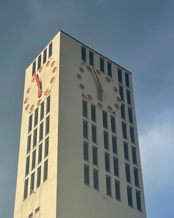Fassaden, Fenster aus Verputz · Kirche Maria Lourdes — Fritz Metzger