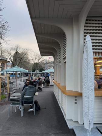 Fassaden, Decken aus Holz · Ersatzneubau Kiosk Stadthausanlage — Schmid Ziörjen Architektenkollektiv